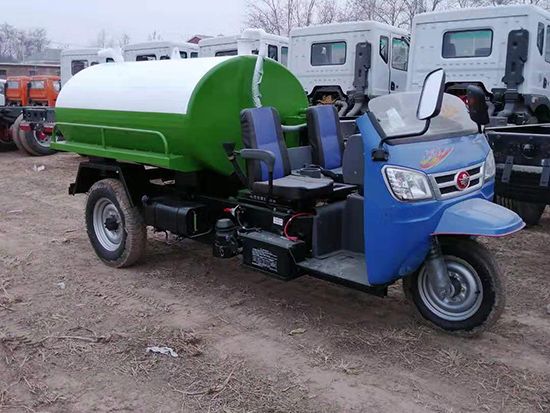 三輪吸糞車