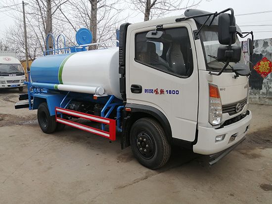 汽車灑水車