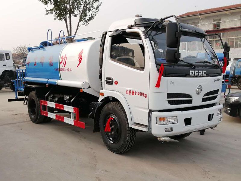 東風(fēng)福瑞卡8立方霧炮灑水車(chē)