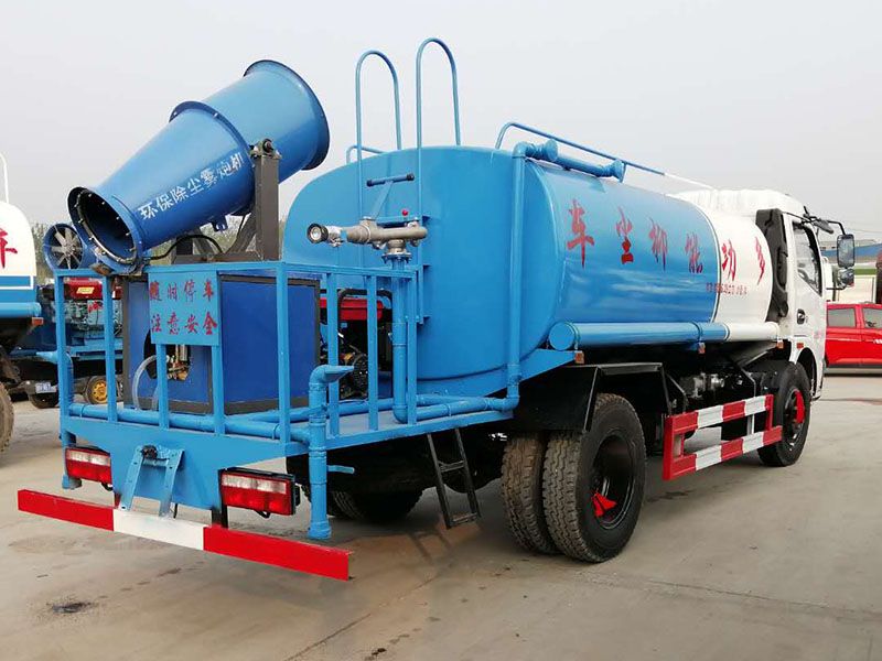 東風(fēng)福瑞卡8立方霧炮灑水車(chē)