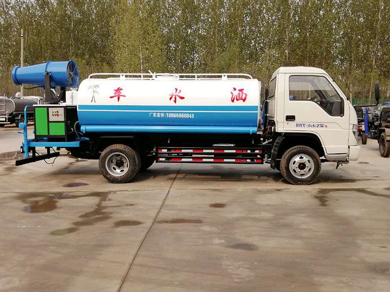福田5噸霧炮灑水車(chē)