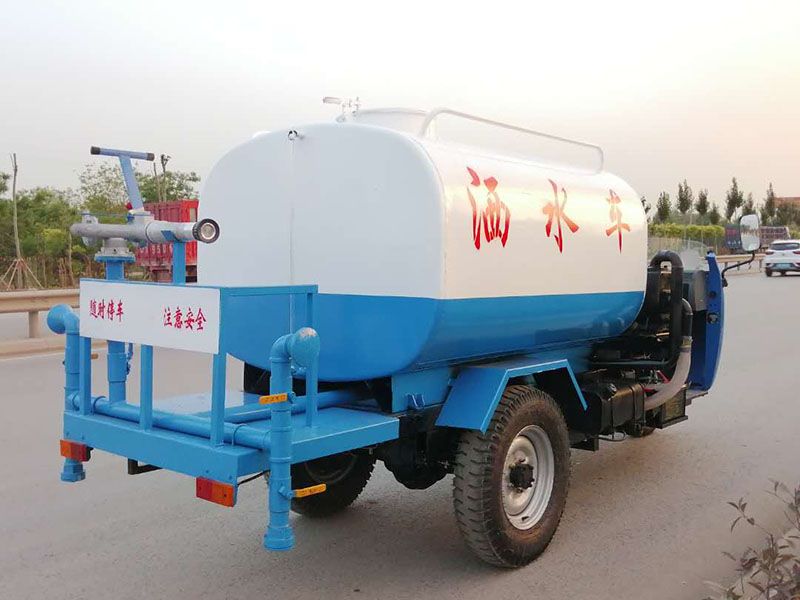 五征三輪灑水車