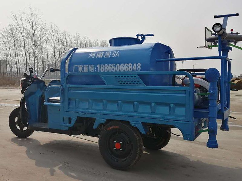 新能源三輪灑水車