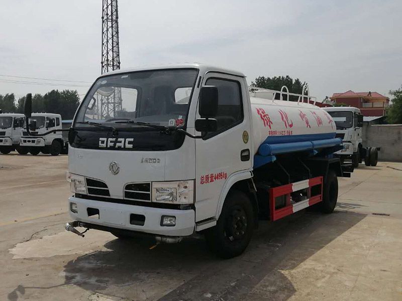東風(fēng)福瑞卡5立方灑水車