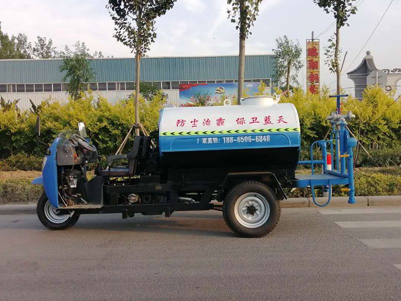 五征自吸功能灑水車