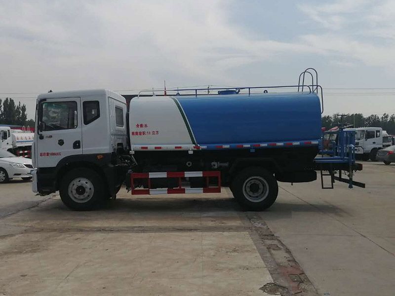 東風(fēng)12立方灑水車