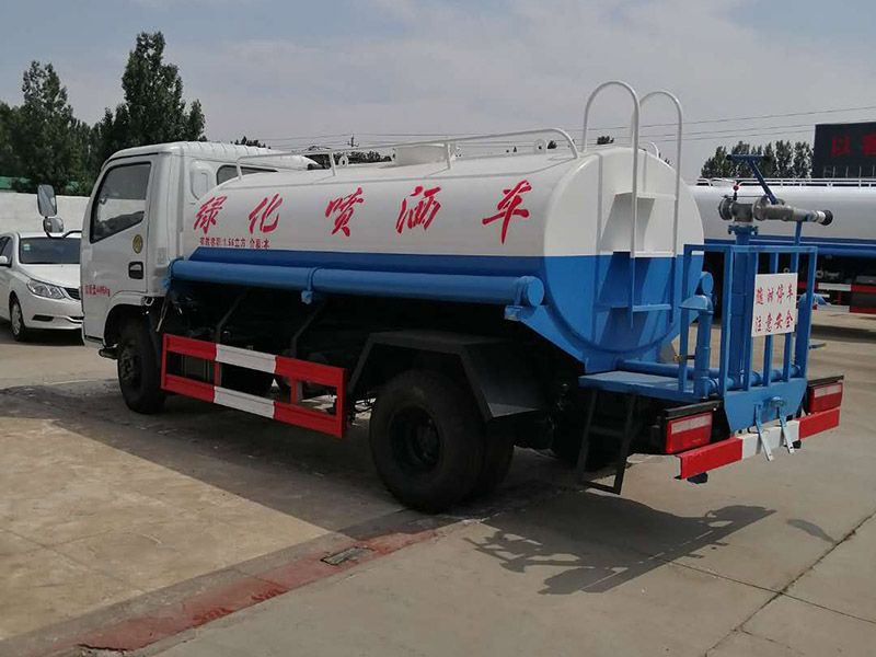 東風(fēng)福瑞卡5立方灑水車