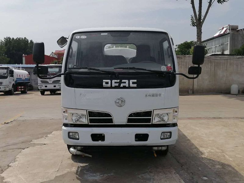 東風(fēng)福瑞卡5立方灑水車