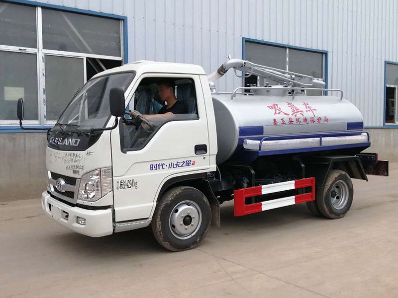 福田3立方吸糞車