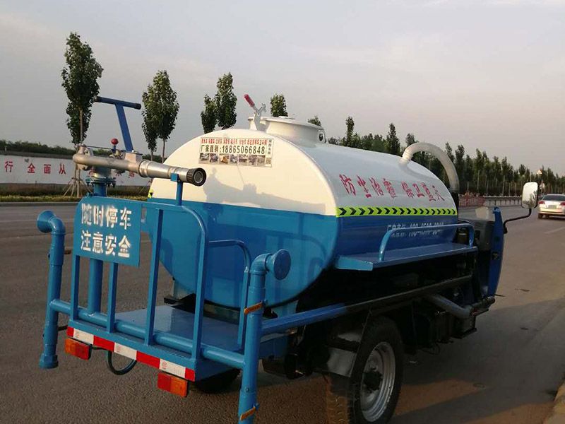 五征自吸功能灑水車
