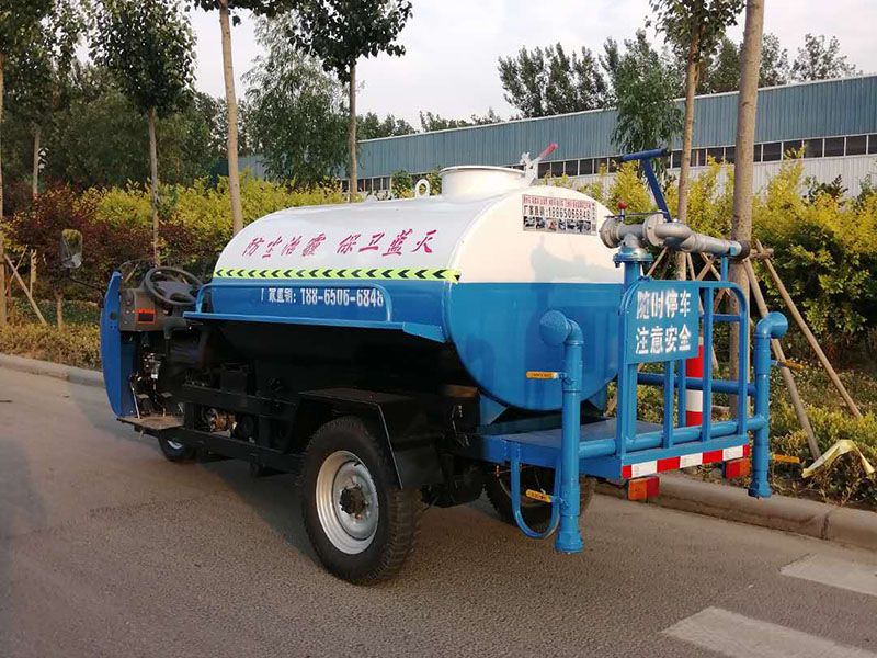 五征自吸功能灑水車