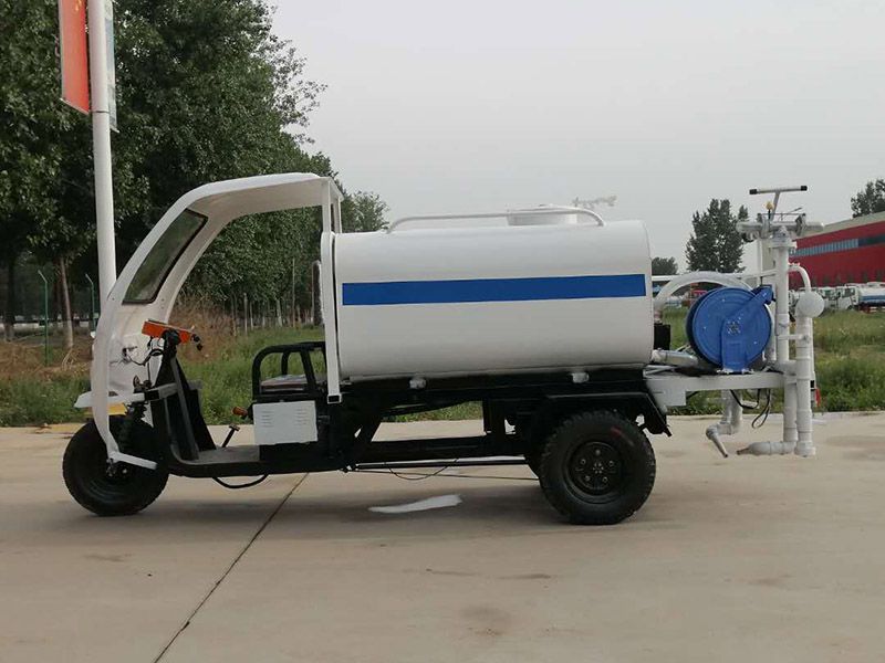 工程三輪灑水車(chē)