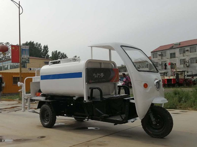 工程三輪灑水車(chē)