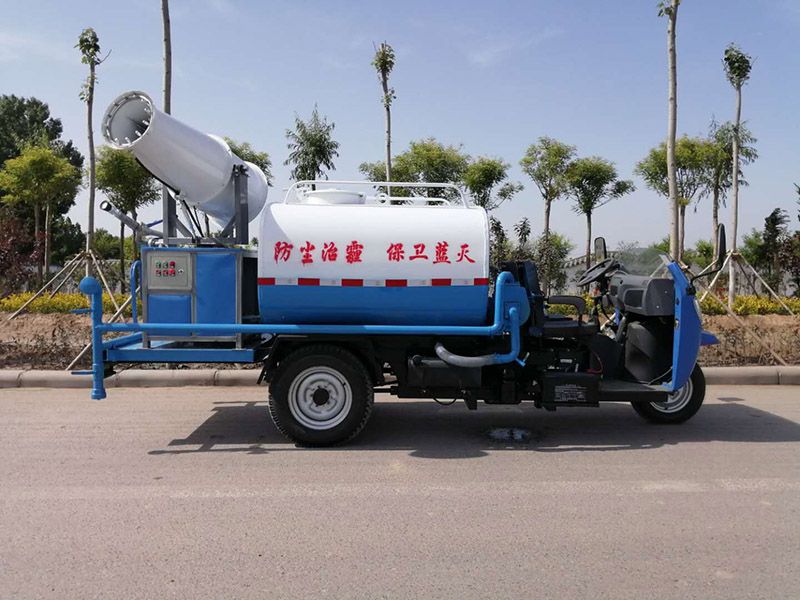 時(shí)風(fēng)霧炮消毒灑水車