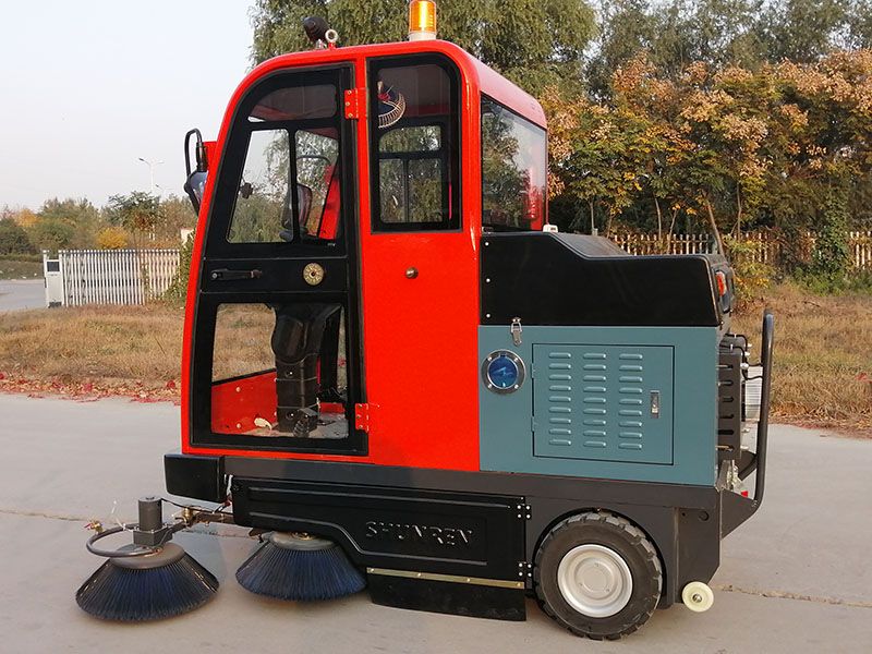 高端電動掃地車