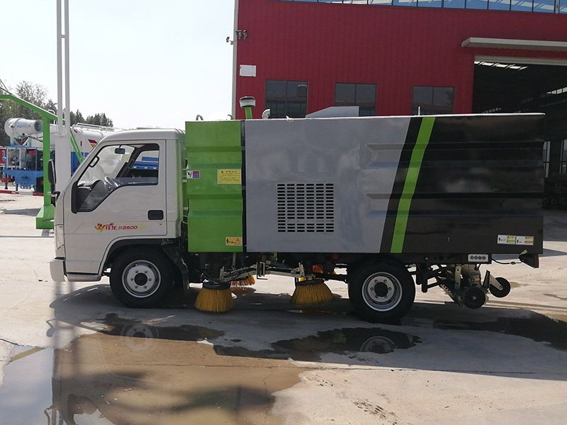 機(jī)動掃地車