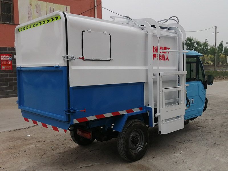 電動(dòng)4立方灑水車