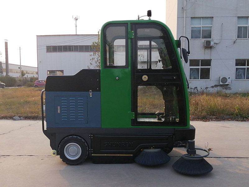 高端電動掃地車
