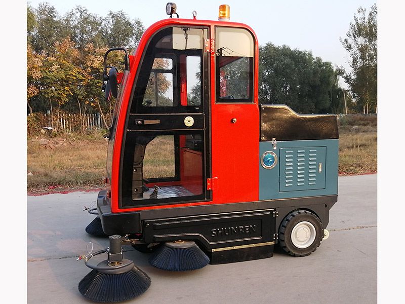 高端電動掃地車