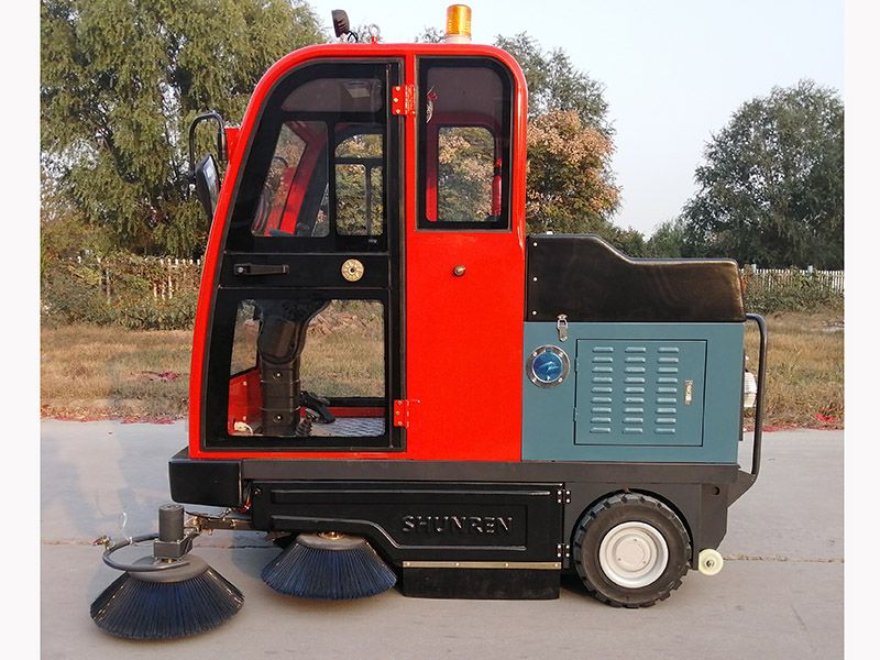 高端電動掃地車