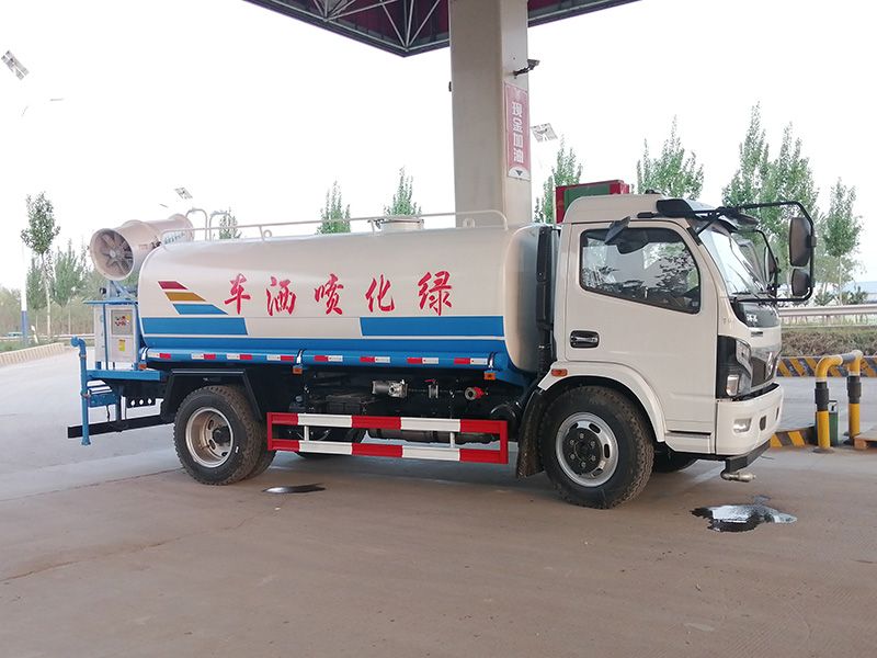 綠化噴灑車