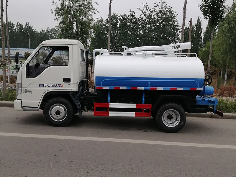 福田吸糞車