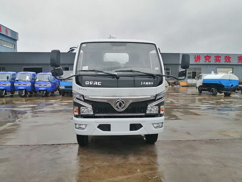 東風(fēng)藍(lán)牌吸污車(chē)