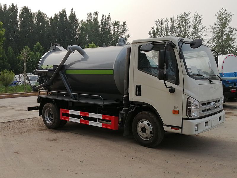 福田吸污車