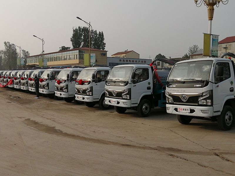 東風吸污車